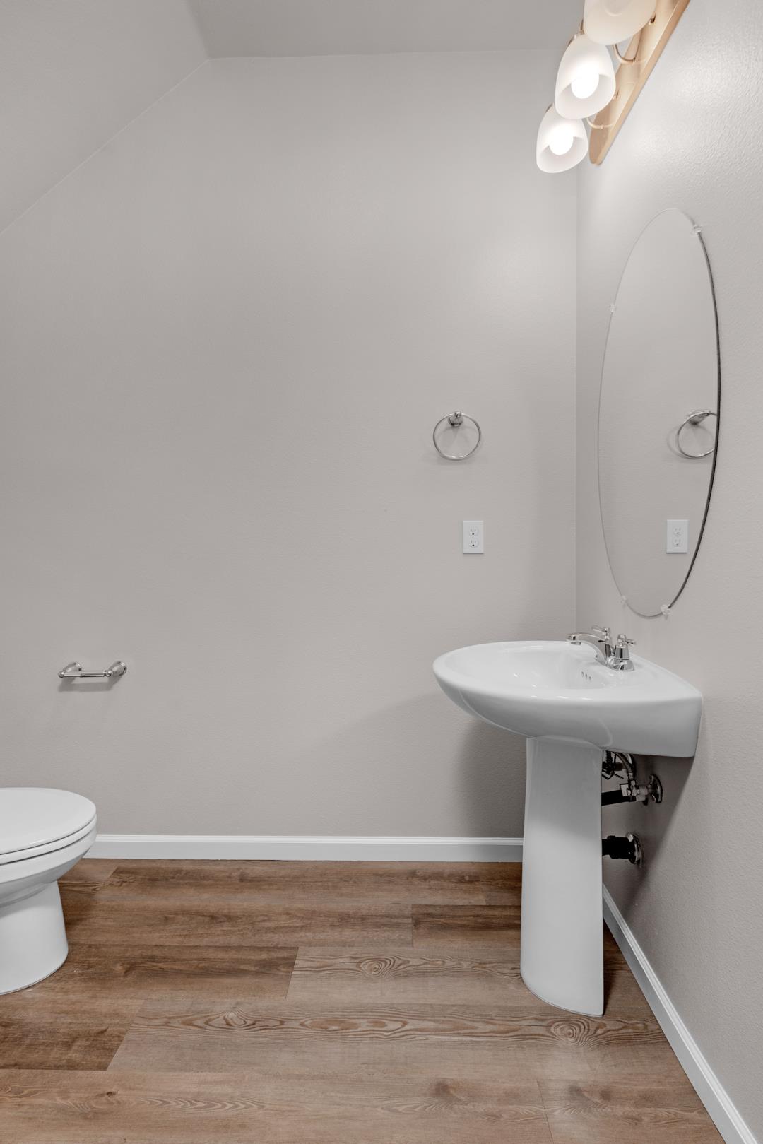 410 S Summit St, photo 18