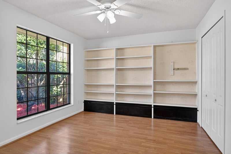 Photo 19 of 985 Sweetwood Ct, Orange Park, FL 32065, photographed by Megapixeler