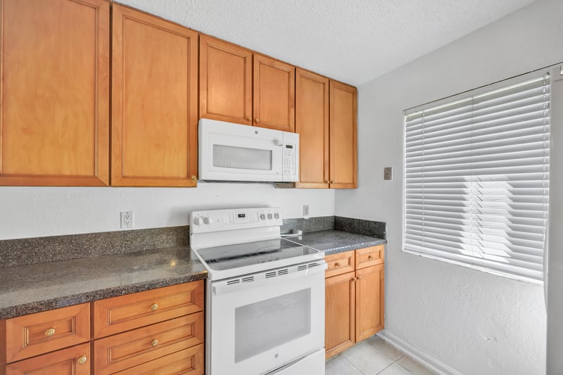 Photo 22 of 8300 Plaza Gate Ln unit 1062, Jacksonville, FL 32217, photographed by Megapixeler