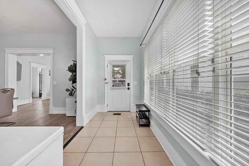 Photo 11 of 138 7th St W, Jacksonville, FL 32206, photographed by Megapixeler