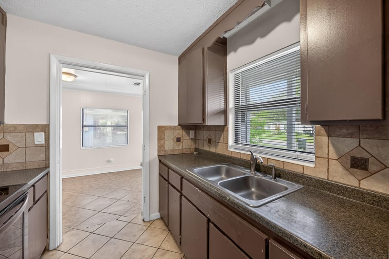 Photo 9 of 2839 Loran Dr W, Jacksonville, FL 32216, photographed by Megapixeler