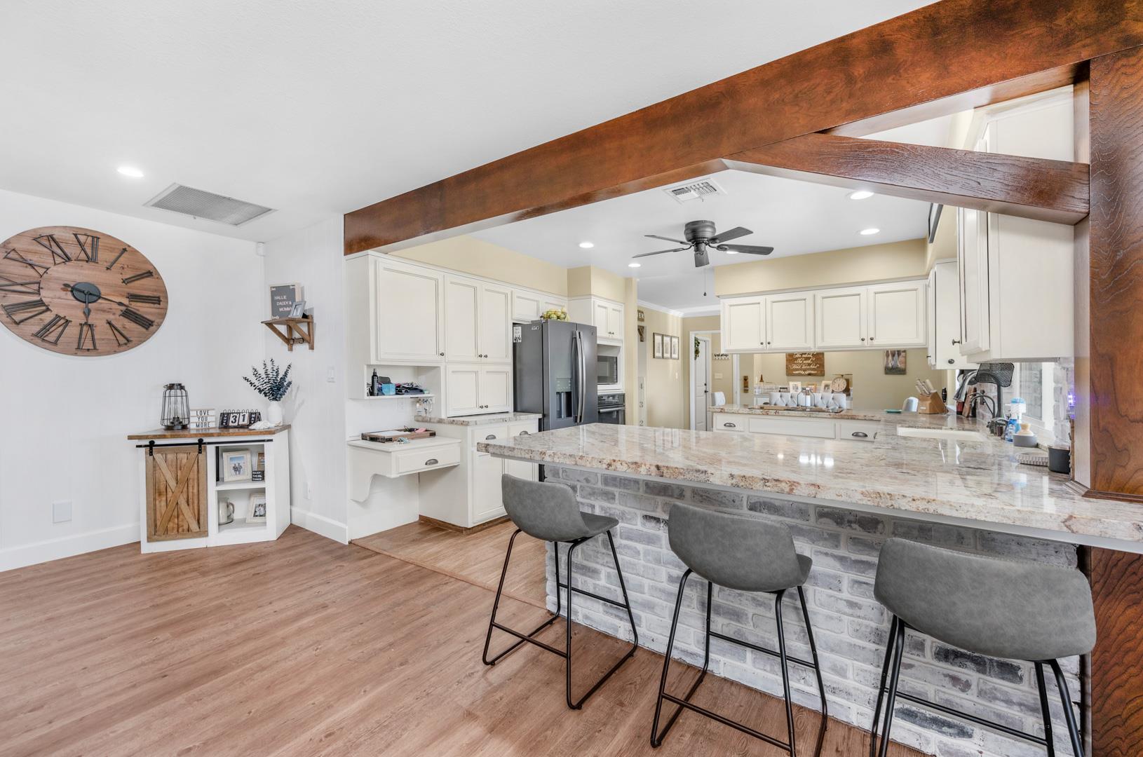 7856 S Del Rey Ave, photo 28