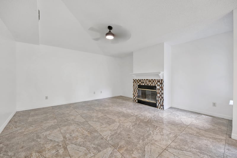 Photo 10 of 435 Jax Estates Dr N, Jacksonville, FL 32218, photographed by Megapixeler