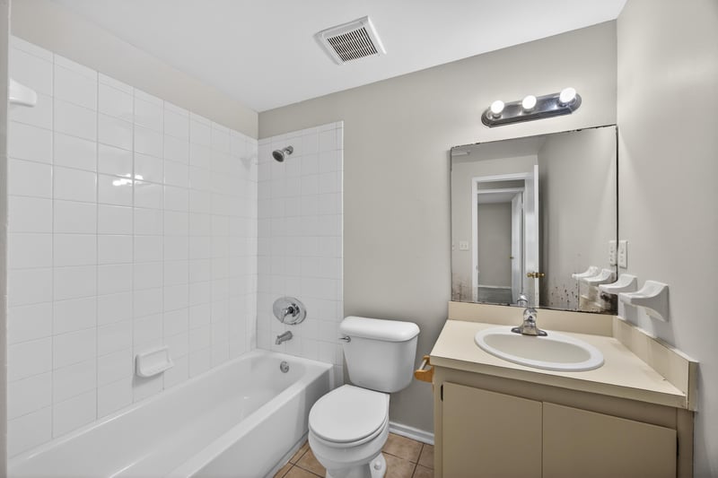 Bathroom 2 - 2 at 1675 Mary Beth Dr, Middleburg, FL 32068