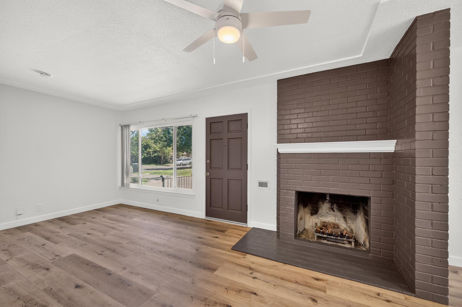 2302 E Fedora Ave, photo 19