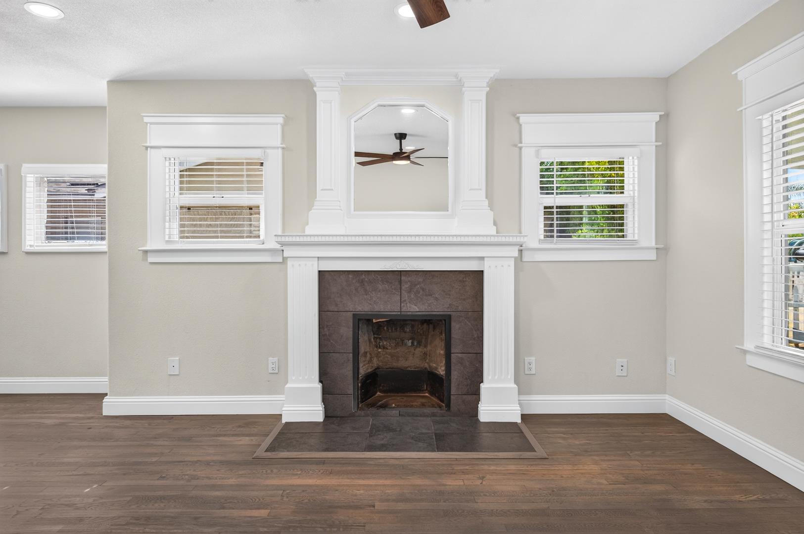 926 N Thorne Ave, photo 8