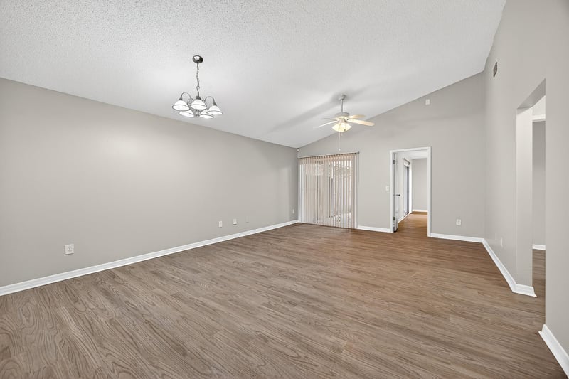 Photo 5 of 2217 Destine Ln, Atlantic Beach, FL 32233, photographed by Megapixeler