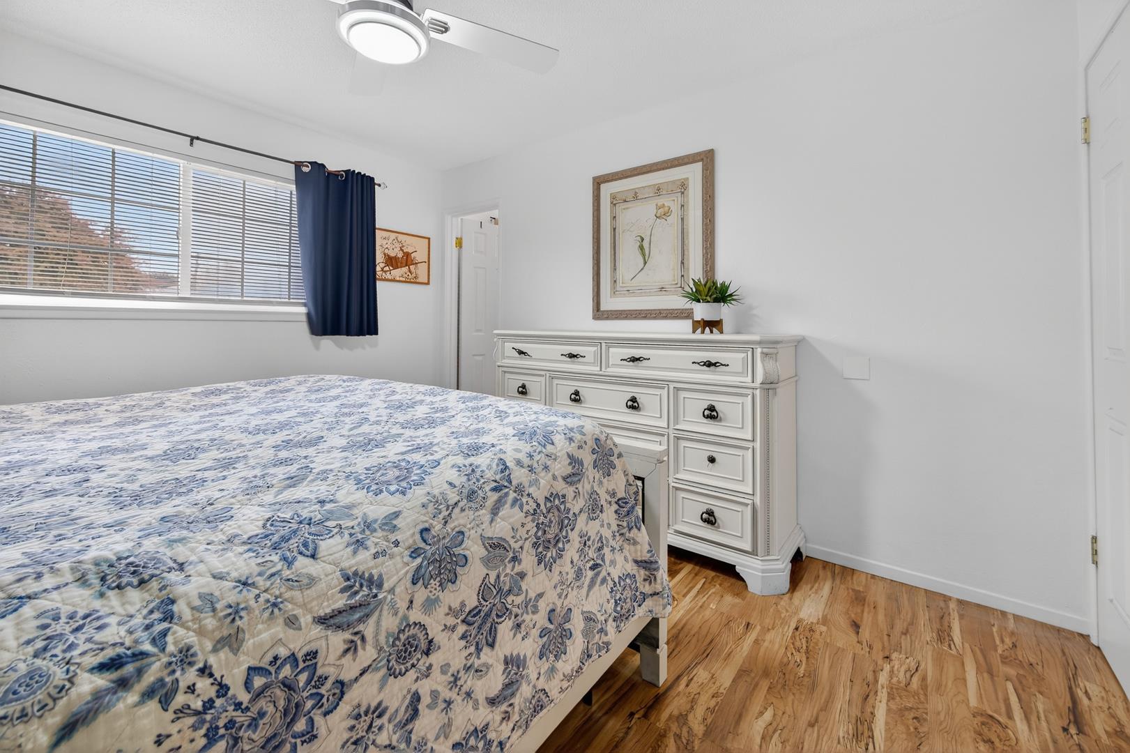 1334 Karen Ave, photo 27