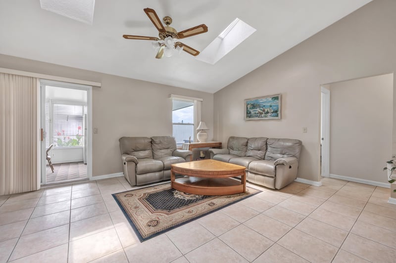Photo 10 of 3185 Pablo Woods Dr, Jacksonville, FL 32224, photographed by Megapixeler
