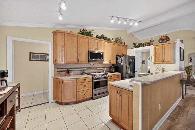 Photo 14 of 8959 Blaine Meadows Dr, Jacksonville, FL 32257, photographed by Megapixeler