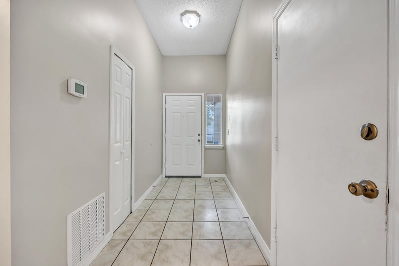 Photo 5 of 7776 Mactavish Way S, Jacksonville, FL 32244, photographed by Megapixeler