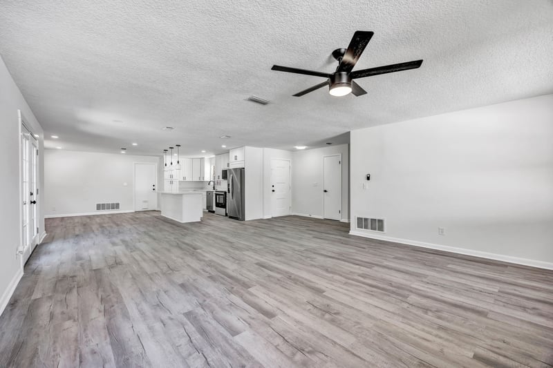 Photo 9 of 947 Grove Park Dr E, Orange Park, FL 32073, photographed by Megapixeler