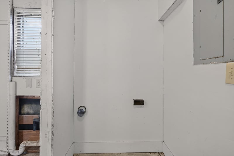 Utility closet with window at 2618 Arlex Dr E, Jacksonville, FL