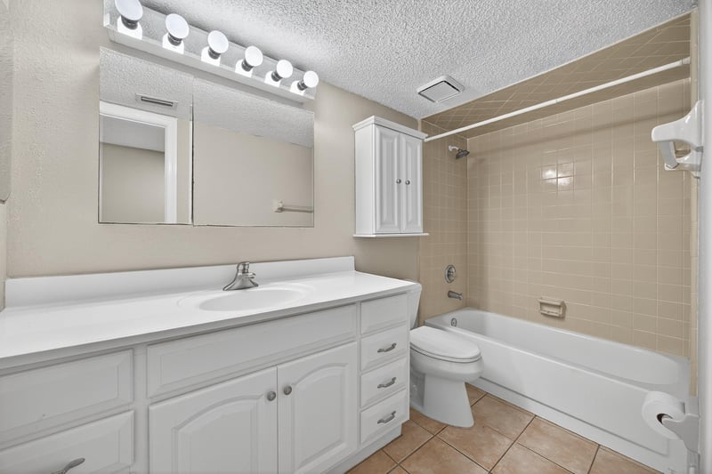 Photo 20 of 3945 Oak St, Jacksonville, FL 32205, photographed by Megapixeler