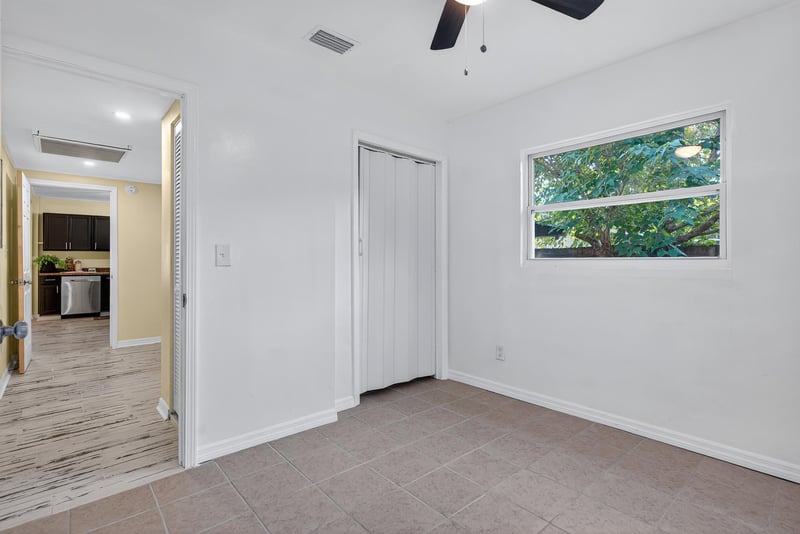 Photo 37 of 6923 King Arthur Rd N, Jacksonville, FL 32211, photographed by Megapixeler
