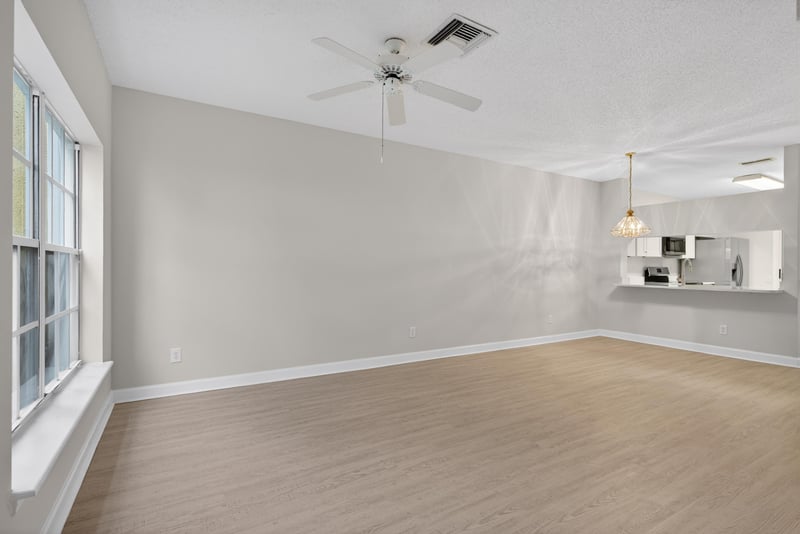 Photo 4 of 12311 Kensington Lakes Dr #905, Jacksonville, FL 32246, photographed by Megapixeler