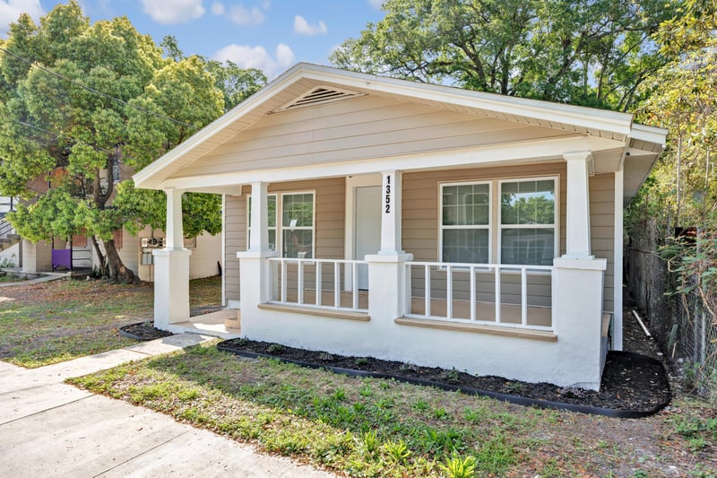 Photo 2 of 1352 W 16th St, Jacksonville, FL 32209, photographed by Megapixeler