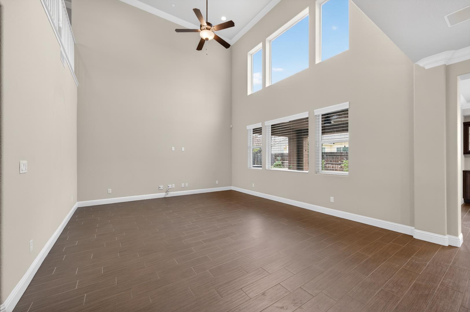 4379 Heritage Ave, photo 10