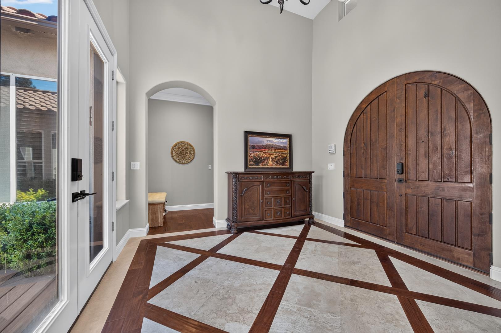 633 W Richmond Ave, photo 23