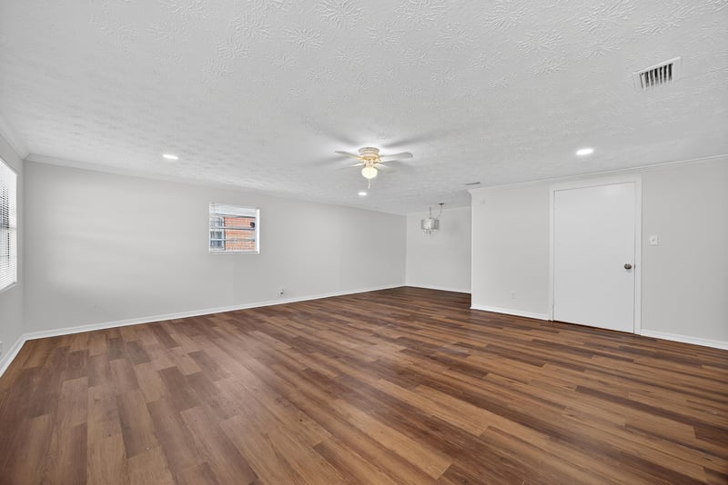 Photo 8 of 7388 Simms Dr, Jacksonville, FL 32209, photographed by Megapixeler