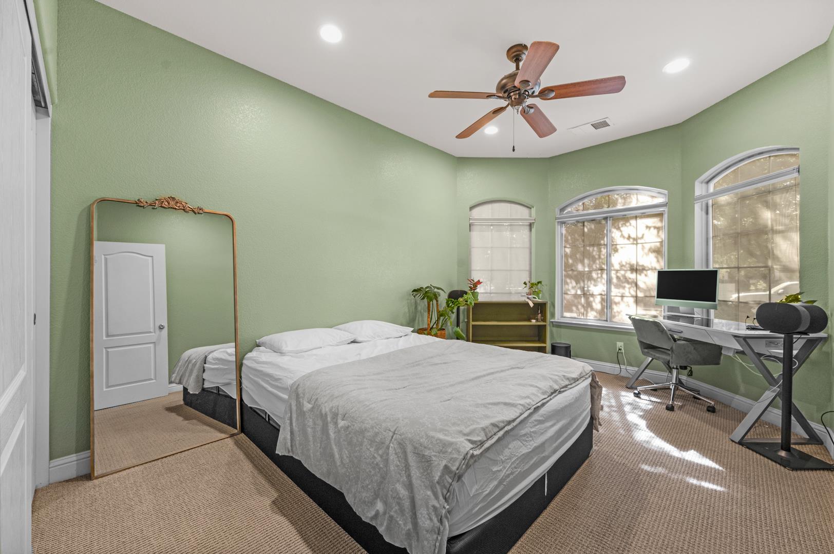 2145 S Eddy Ave, photo 40