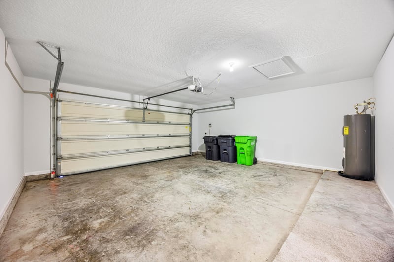 Garage at 76690 Timbercreek Blvd, Yulee, FL 32097