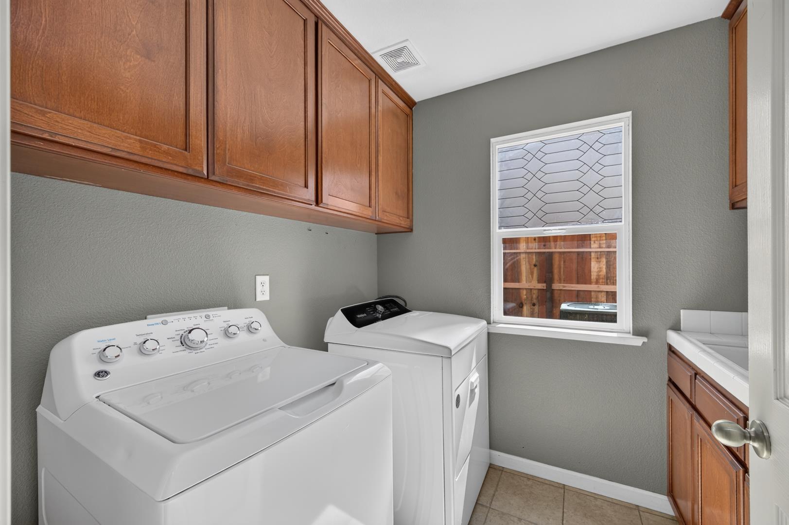 1114 E Oakmont Ave, photo 37