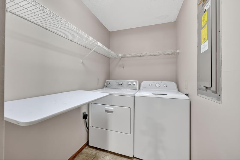 Laundry at 2919 Sandy Branch Ln, Jacksonville, FL 32257