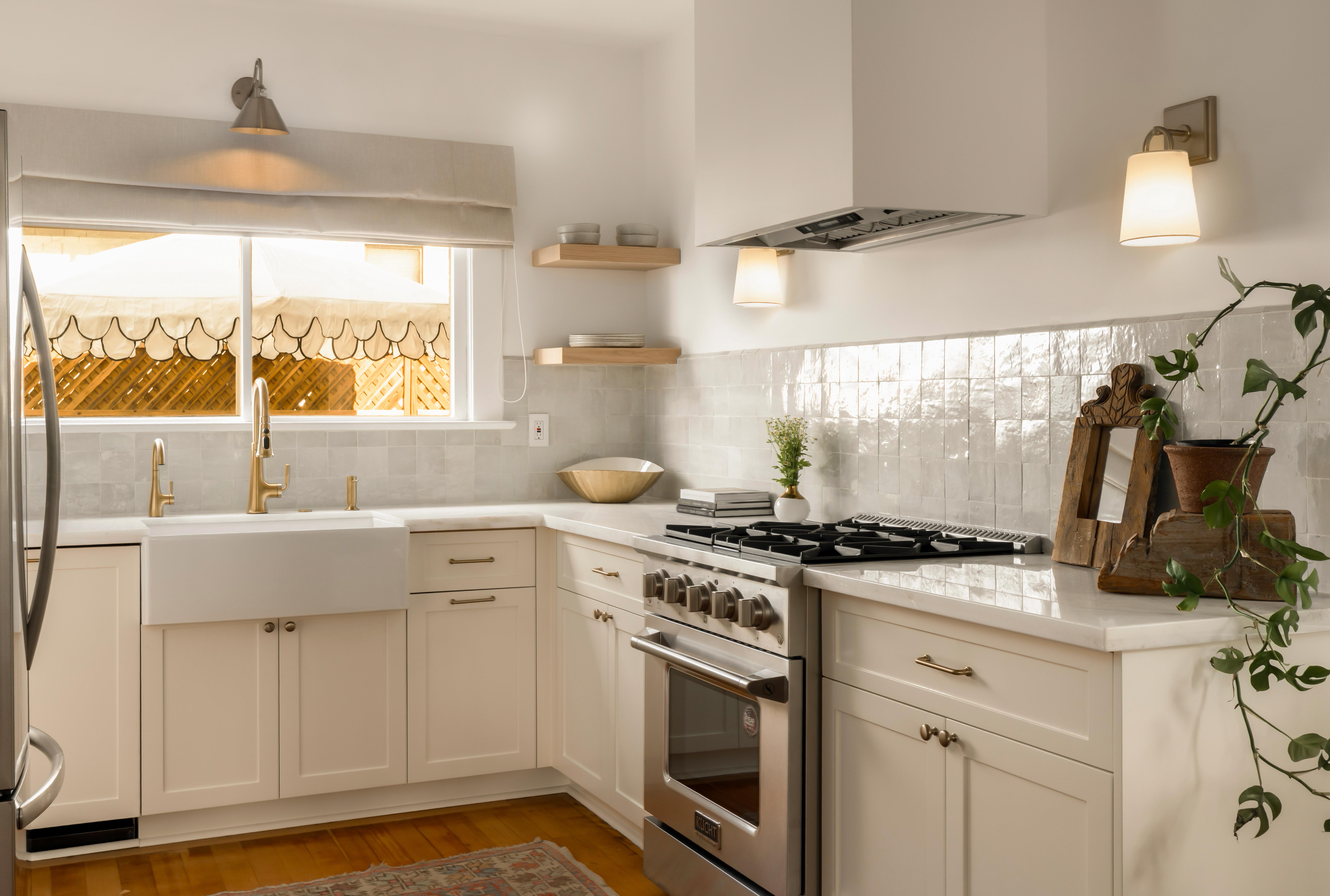 Virtual tour photography of 1508 De La Vina St, Santa Barbara — real estate photography virtual tour showcasing architectural detail