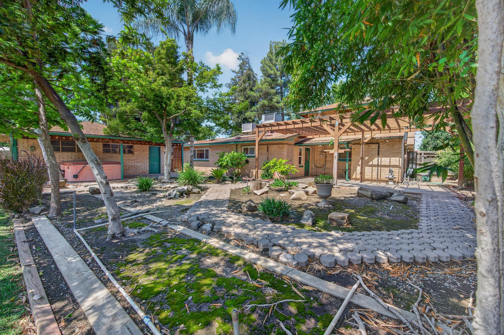 1220 E Sussex Way, photo 53
