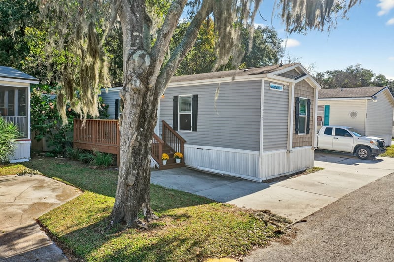 Photo 6 of 2925 Darlene Dr, Atlantic Beach, FL 32233, photographed by Megapixeler