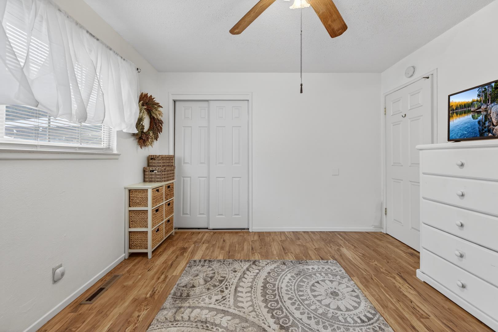 1334 Karen Ave, photo 21