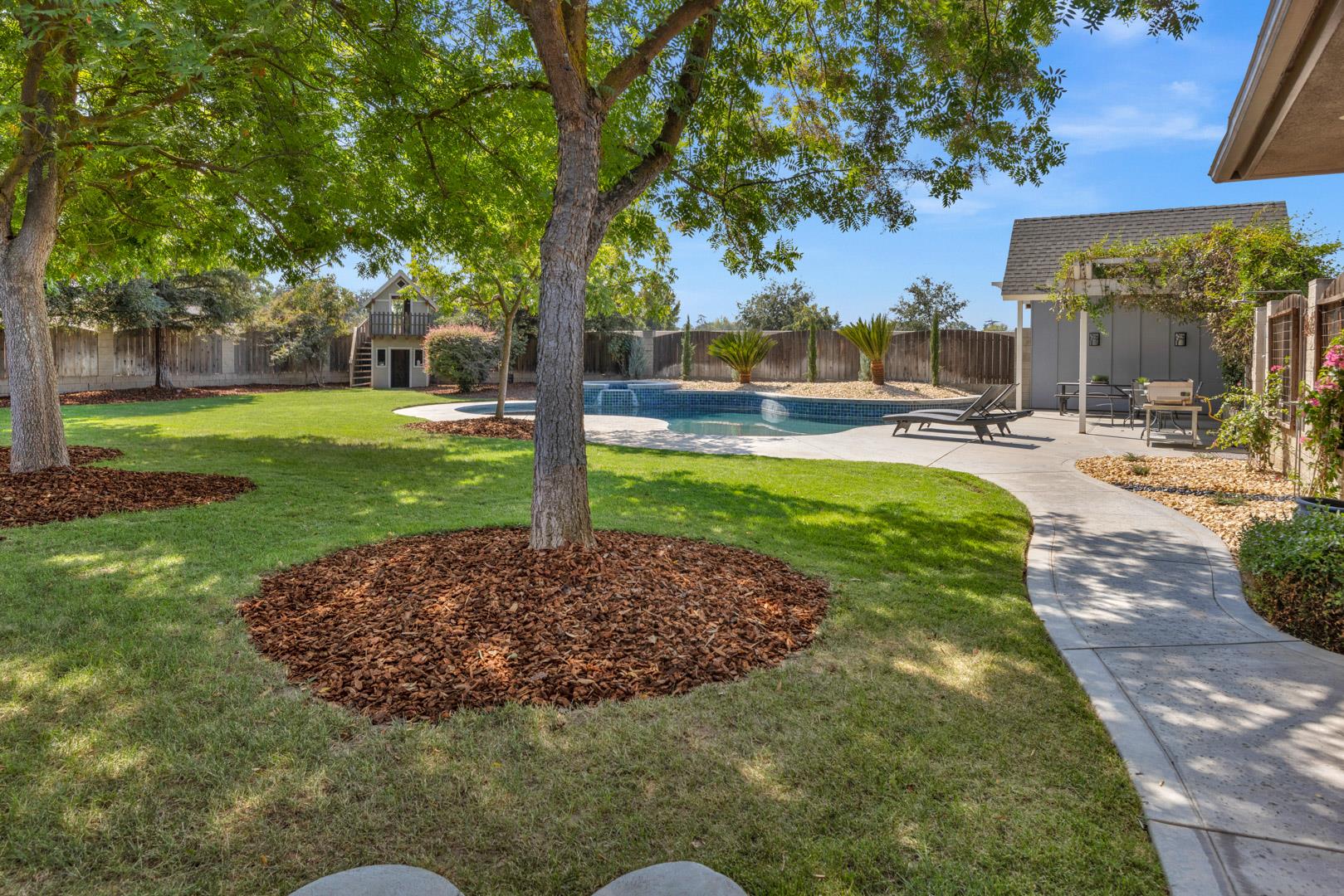 4481 N Palm Ave, photo 57