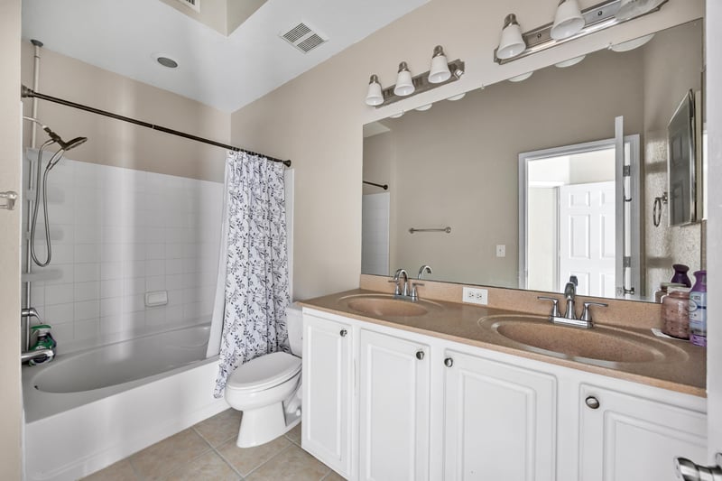 Photo 9 of 10075 Gate Pkwy N apt 1613, Jacksonville, FL 32246, photographed by Megapixeler
