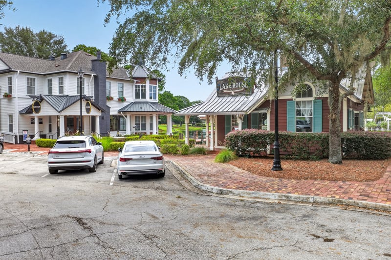 Community building with parking area in Oakleaf Plantation