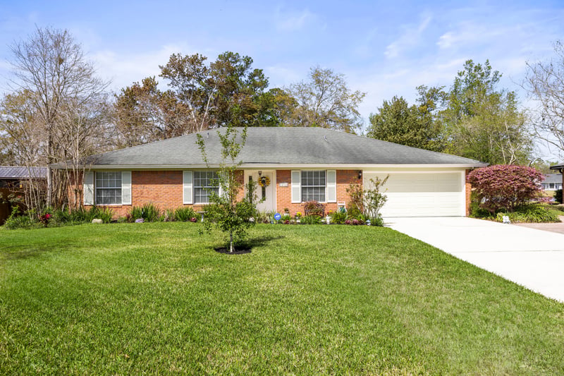 Front Yard Grass 1 at 10928 Copper Hill Dr, Jacksonville, FL 32218