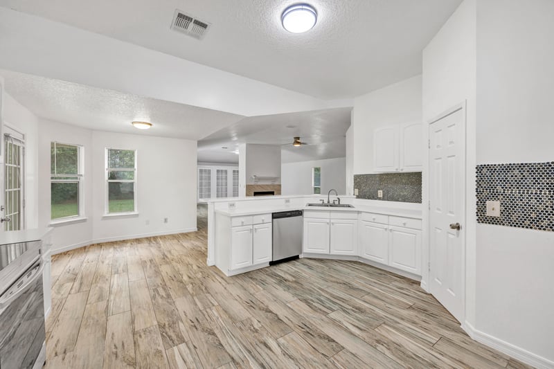 Photo 23 of 462 Jax Estates Dr S, Jacksonville, FL 32218, photographed by Megapixeler