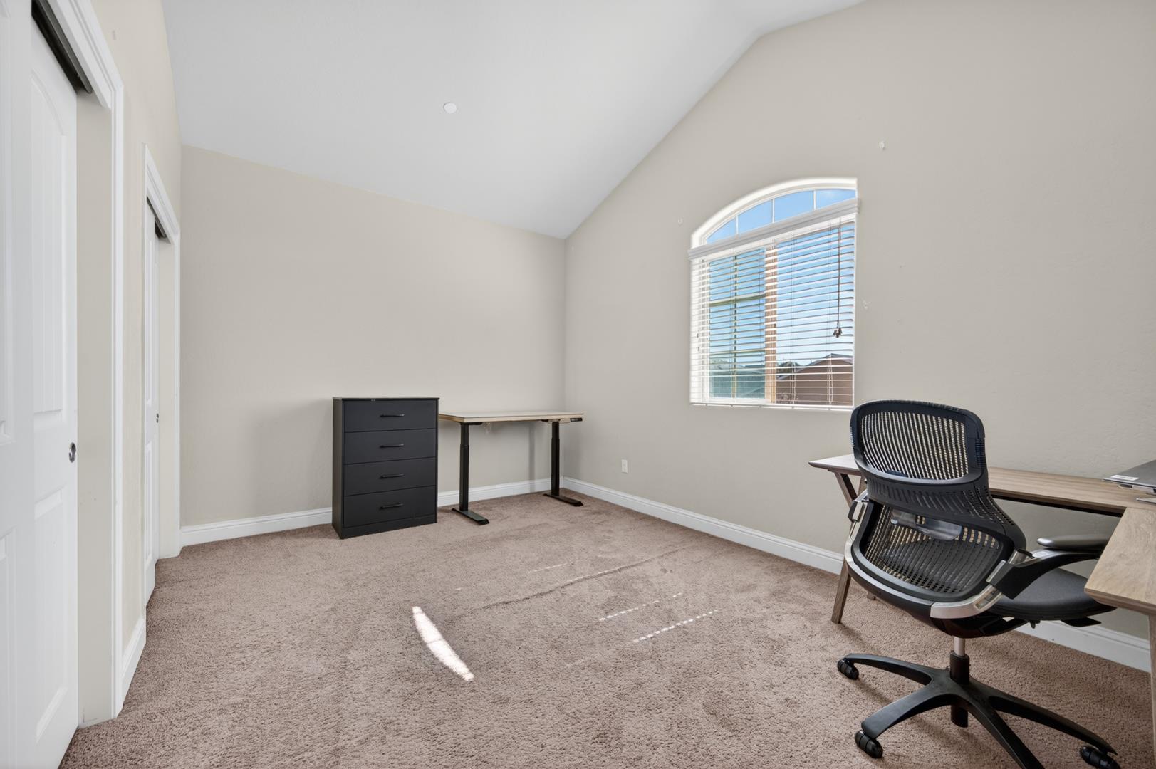5281 N Phoenix Ave, photo 34