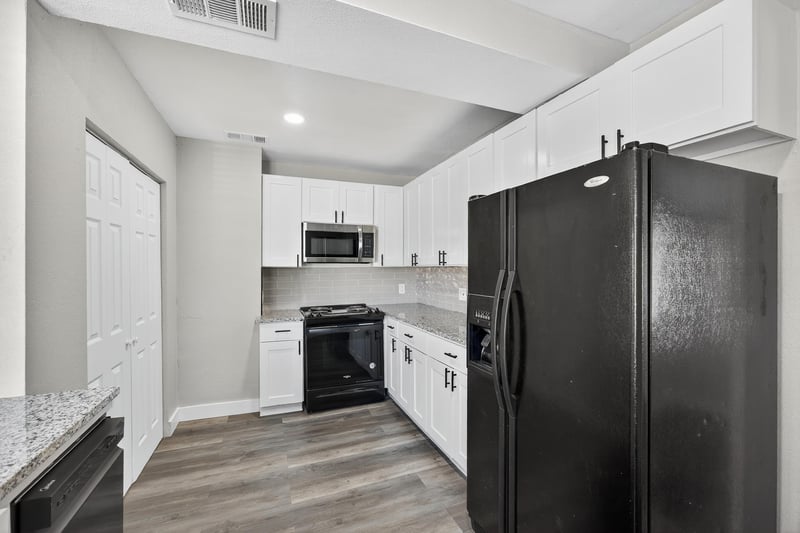 Photo 14 of 5202 Birkenhead Rd, Jacksonville, FL 32210, photographed by Megapixeler