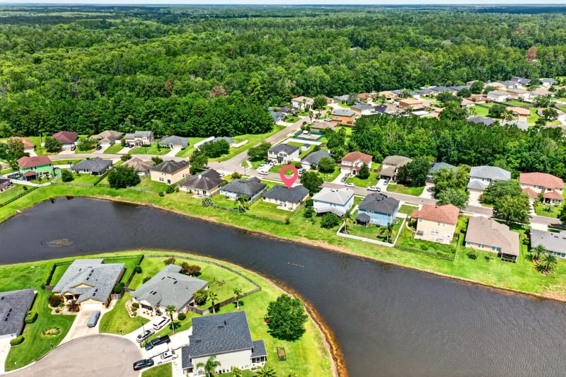 Aerial view of the lake in Middleburg