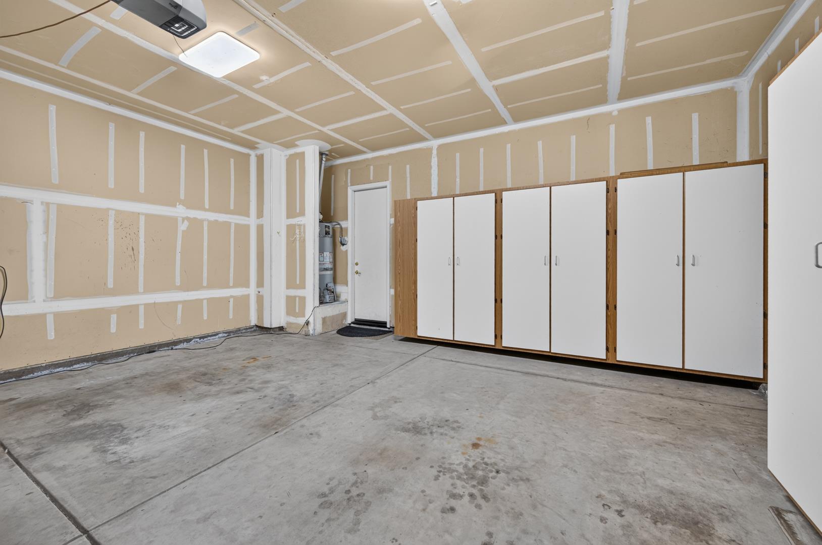11 W Jordan Ave, photo 100
