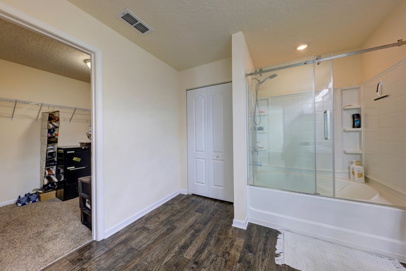 Photo 17 of 8166 Meadow Walk Ln, Jacksonville, FL 32256, photographed by Megapixeler