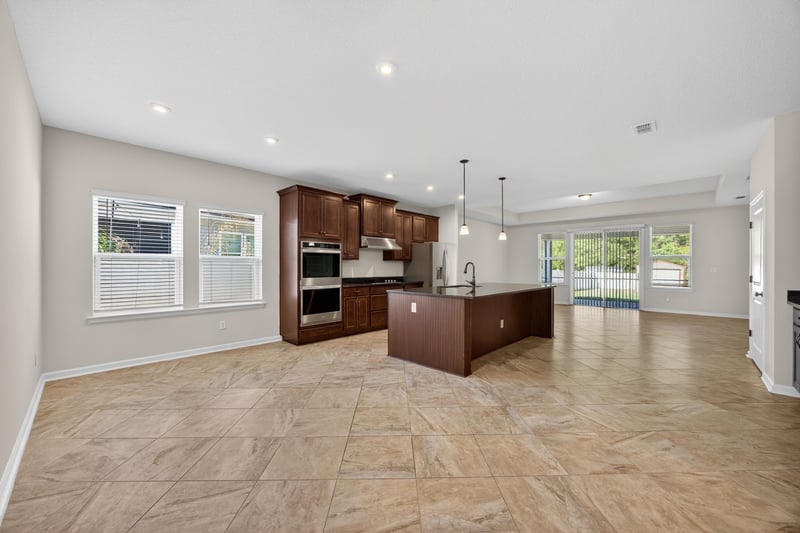 Photo 9 of 1486 Panther Lk Pkwy, Jacksonville, FL 32221, photographed by Megapixeler