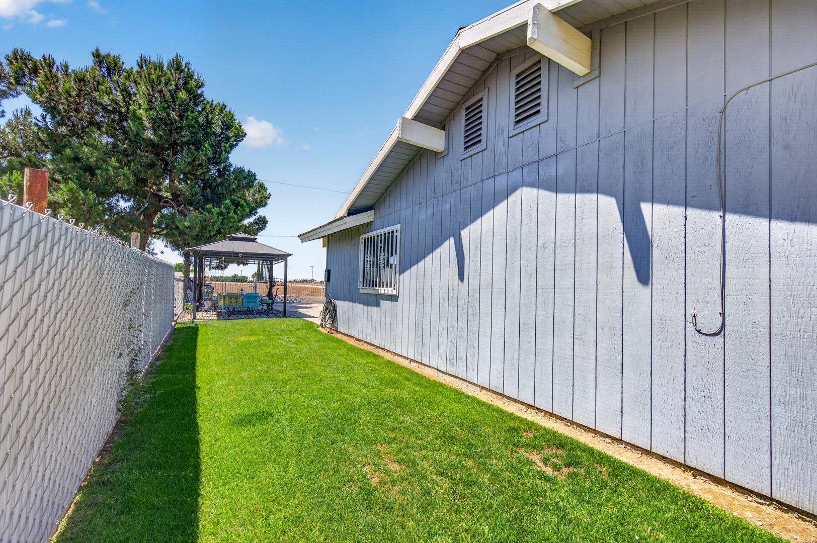 686 N Hayes Ave, photo 58