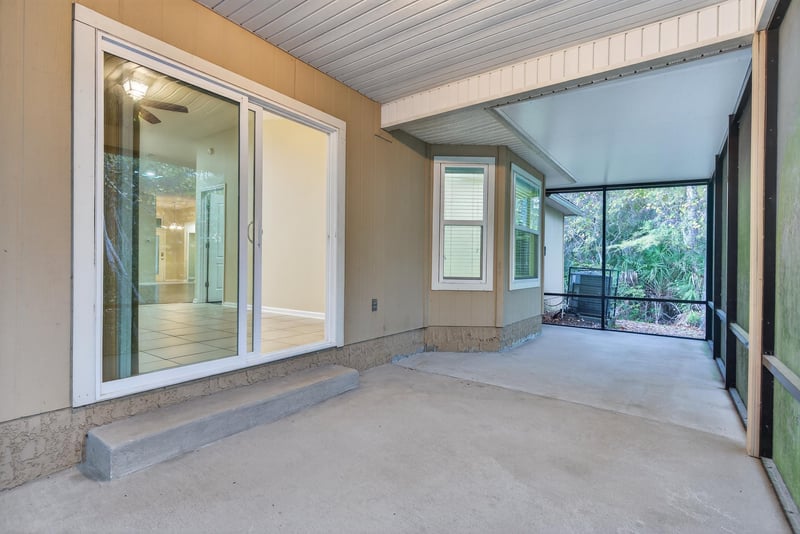 Screened Lanai at 15885 Bainebridge Dr, Jacksonville, FL 32218