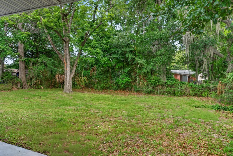 Photo 31 of 7028 Lincoln Cir W, Jacksonville, FL 32209, photographed by Megapixeler