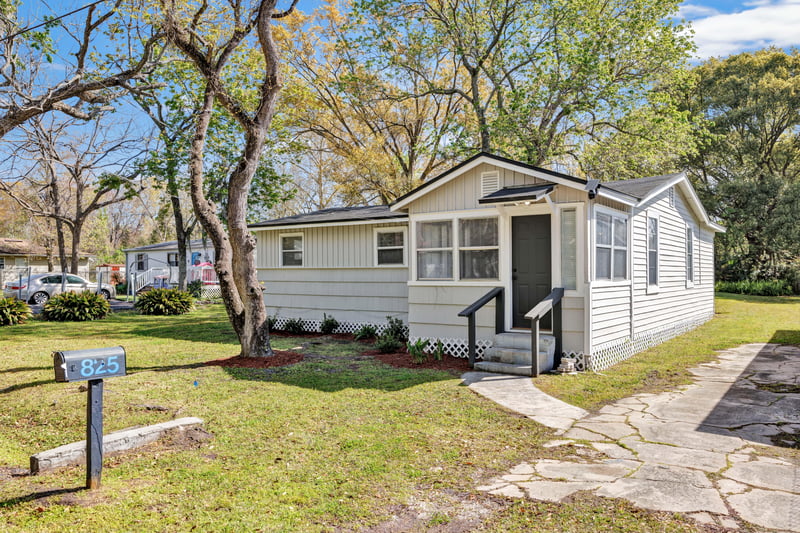 Photo 2 of 825 Wyolen St, Jacksonville, FL 32254, photographed by Megapixeler