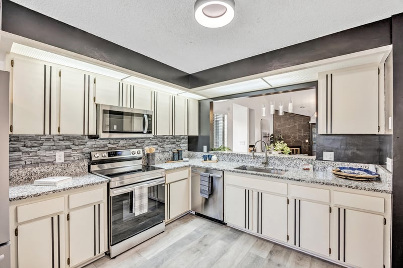 Photo 10 of 9360 Craven Rd unit 301, Jacksonville, FL 32257, photographed by Megapixeler
