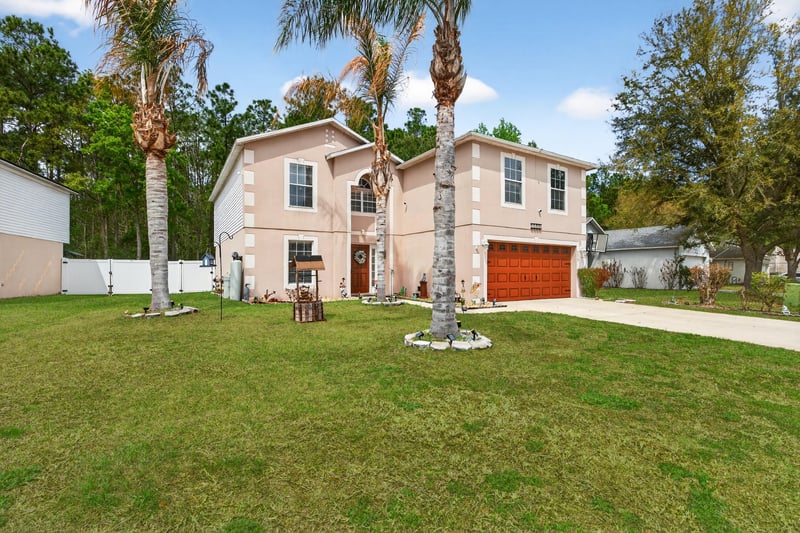 Photo 4 of 5537 Shady Pine St S, Jacksonville, FL 32244, photographed by Megapixeler