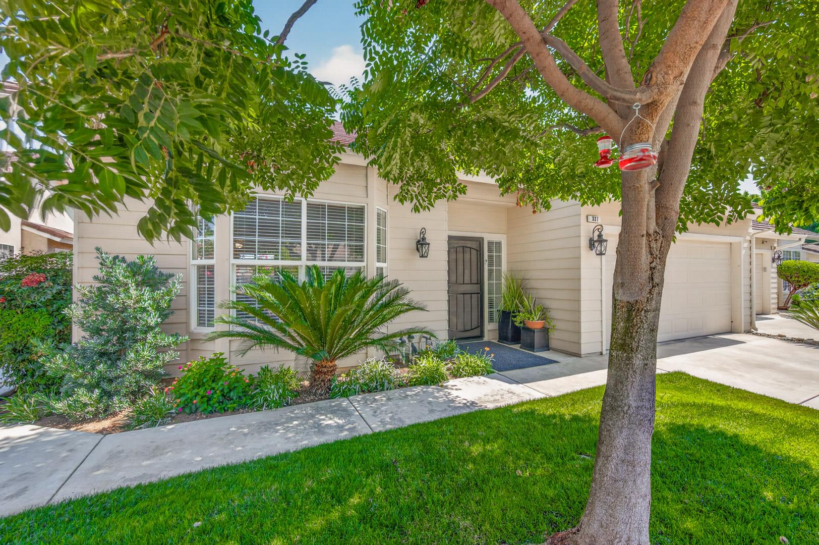 337 Village Dr, photo 9